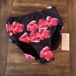 Albion Fit Santiago High Waisted Bottoms